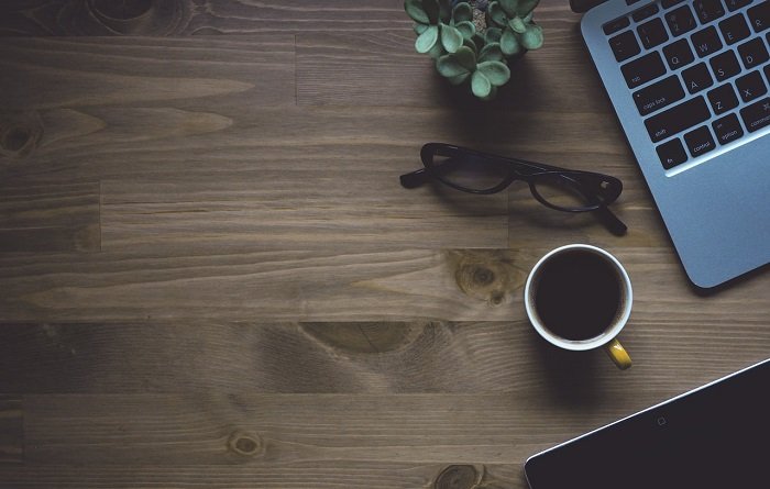 10 Office Exercises You Can Do To Burn Calories