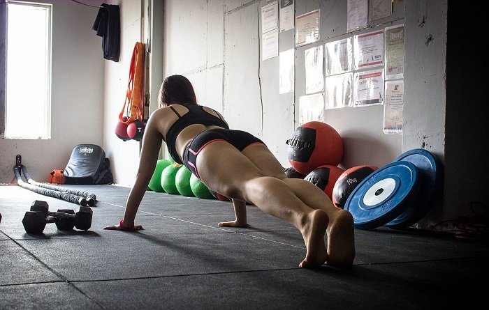 5 Crunchless Exercises for a Summer Six-Pack 5 Crunchless Exercises for a Summer Six-Pack