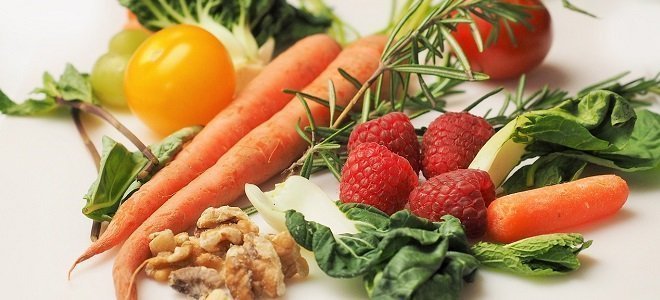 10-superfoods-to-eat-while-losing-weight-featured superfoods for weight loss