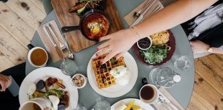 Tips for Eating at a Restaurant During the Pandemic