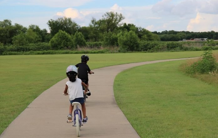 Making Health and Fitness a Family Tradition