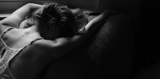 4 Signs You're Living With Sleep Apnea