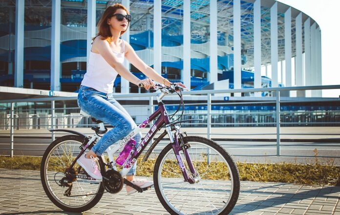 Avoiding Cars While Cycling Avoiding Cars While Cycling