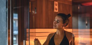 Elegant Entrances: Glass vs. Wood Sauna Doors